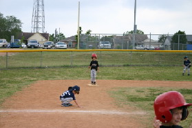 2005-05-07-Chance-Tball-45-2nd-base.JPG