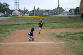2005-05-07-Chance-Tball-47-running.JPG