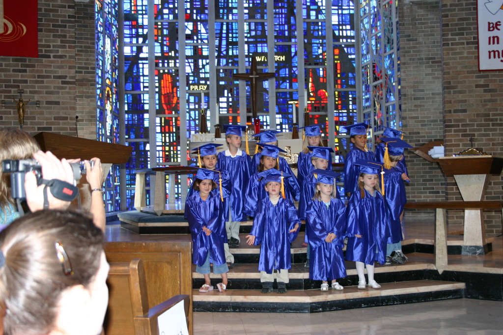 2005/05(May)/Chance-preschool-graduation/1024x768_2005-05-20-Chance-pre-school-graduation-12.JPG