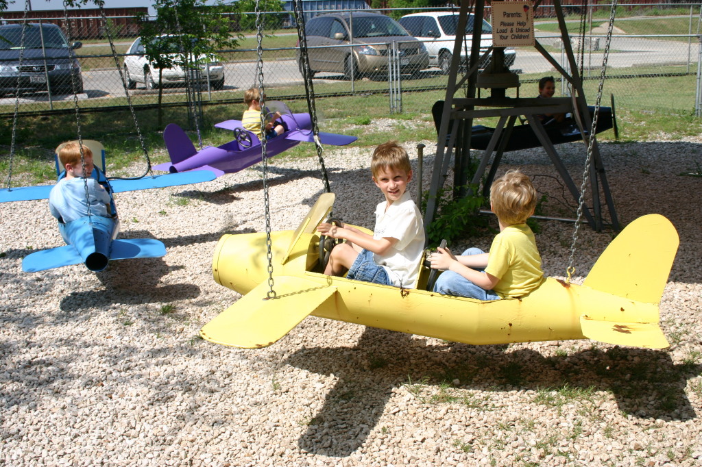 2005-05-20-Chance-pre-school-graduation-46-Kiddie-Acres.JPG