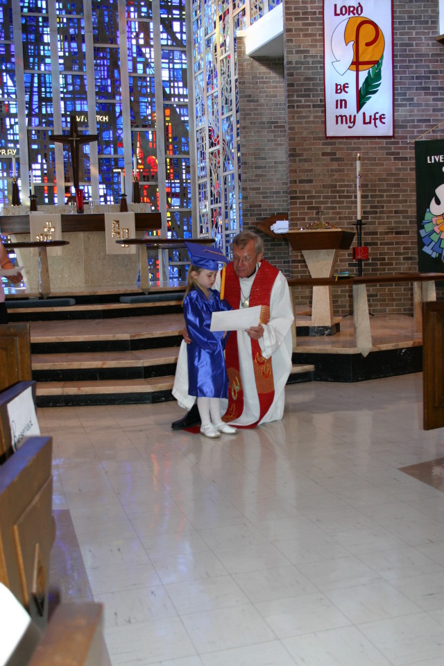 2005/05(May)/Chance-preschool-graduation/640x480_2005-05-20-Chance-pre-school-graduation-18.JPG