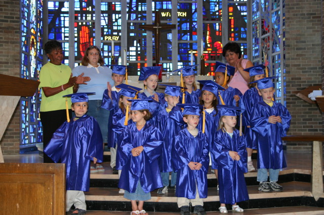 2005/05(May)/Chance-preschool-graduation/640x480_2005-05-20-Chance-pre-school-graduation-23.JPG