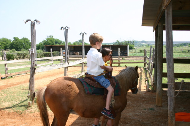 2005-05-20-Chance-pre-school-graduation-56-Kiddie-Acres.JPG