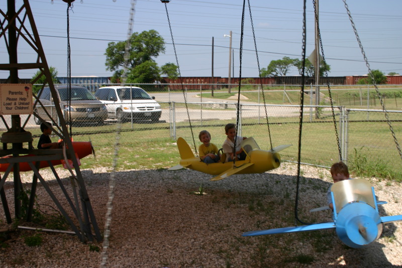 2005-05-20-Chance-pre-school-graduation-49-Kiddie-Acres.JPG
