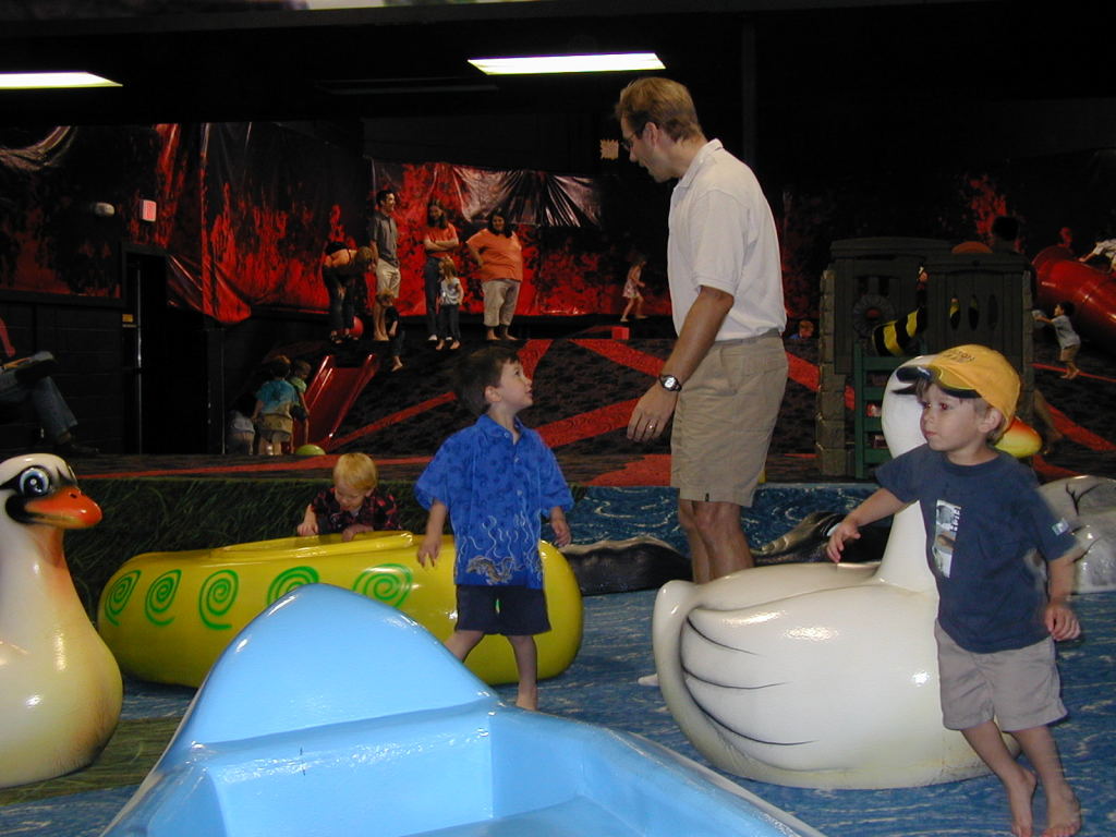 2005-05-01-Dax-4th-Bday-10-Radijazz-Dax-Ben.JPG
