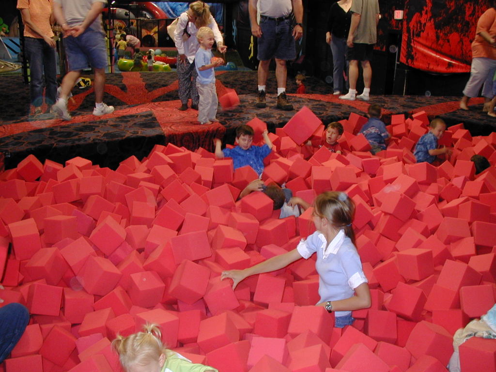 2005-05-01-Dax-4th-Bday-18-Radijazz-Briana-Dax.JPG