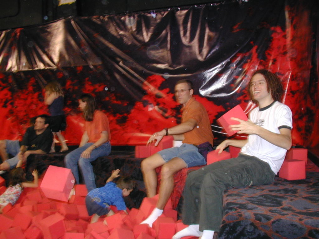 2005/05(May)/Dax-4th-Bday/1024x768_2005-05-01-Dax-4th-Bday-20-Radijazz-Dax-Travis-Mark.JPG