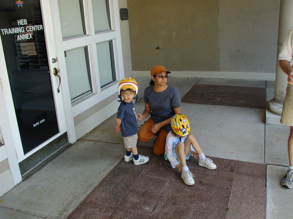 2005-05-01-Dax-4th-Bday-41-Sachin-Kavita-Kalyani.JPG