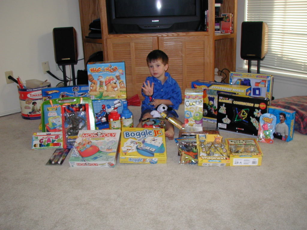 2005-05-01-Dax-4th-Bday-69-presents-loot.JPG