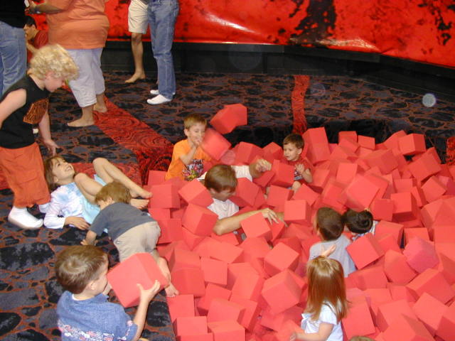 2005/05(May)/Dax-4th-Bday/640x480_2005-05-01-Dax-4th-Bday-13-Radijazz-Zen-Kalyani-Chance-Ben.JPG