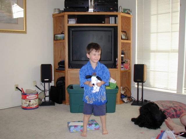 2005-05-01-Dax-4th-Bday-57-presents.JPG