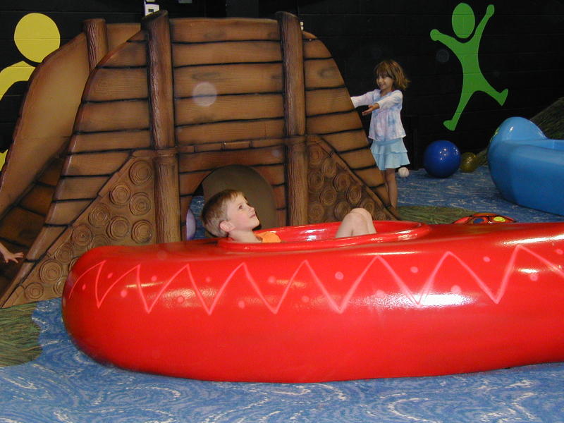 2005/05(May)/Dax-4th-Bday/800x600_2005-05-01-Dax-4th-Bday-06-Radijazz-Chance.JPG