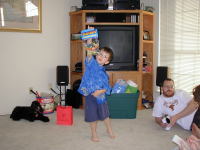 2005-05-01-Dax-4th-Bday-59-presents.JPG