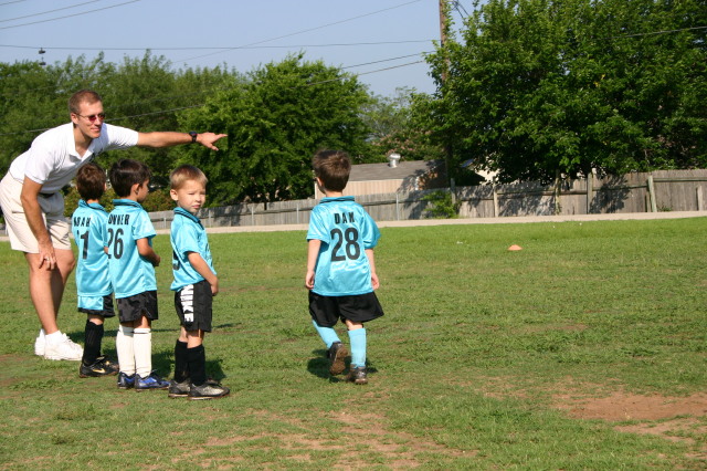 2005/05(May)/Dax-Soccer/640x480_2005-05-21-Final-Soccer-Game-13-We-go-this-way.JPG