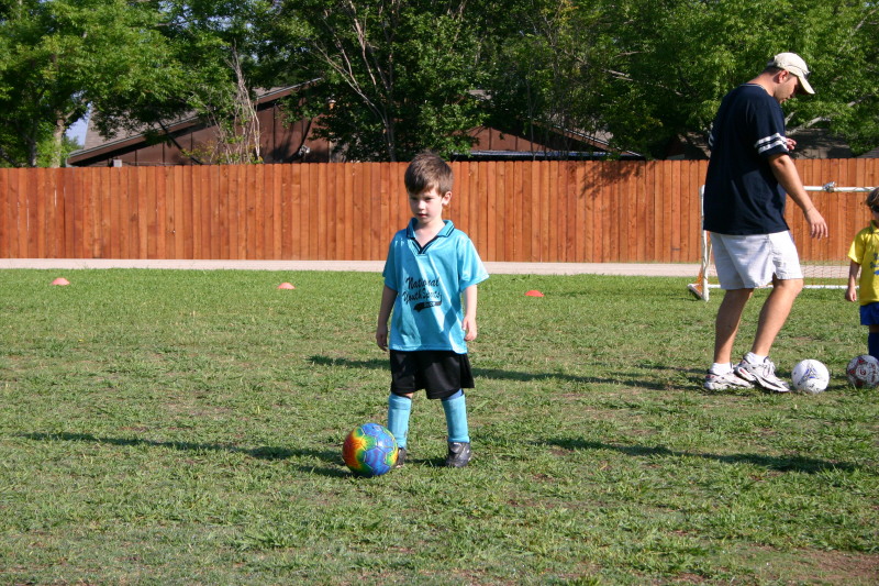 2005/05(May)/Dax-Soccer/800x600_2005-05-21-Final-Soccer-Game-02-Dax-Len.JPG