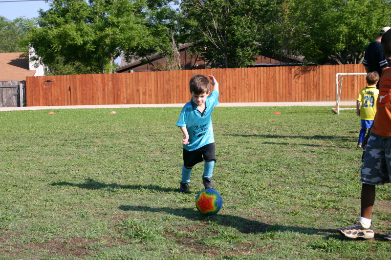 2005/05(May)/Dax-Soccer/800x600_2005-05-21-Final-Soccer-Game-03-Dax.JPG