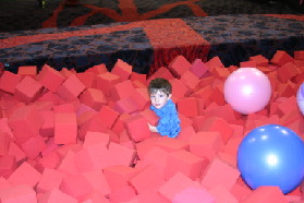 2005-05-22-Jackson-4th-bday-35-Dax.JPG