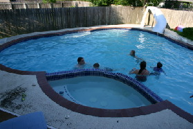2005-05-30-Lasater-Dinner-pool-02.JPG