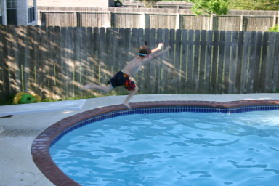 2005-05-30-Lasater-Dinner-pool-04-Chance-jumping.JPG