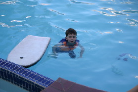 2005-05-30-Lasater-Dinner-pool-05-Dax.JPG