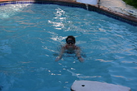 2005-05-30-Lasater-Dinner-pool-07-Suzi.JPG
