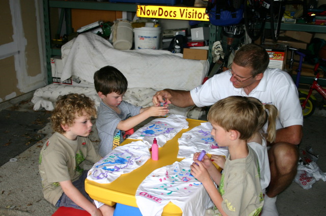 2005-05-08-Mothers-day-19-making-shirts-Chance-Dax-Travis-Vale-Kyla.JPG