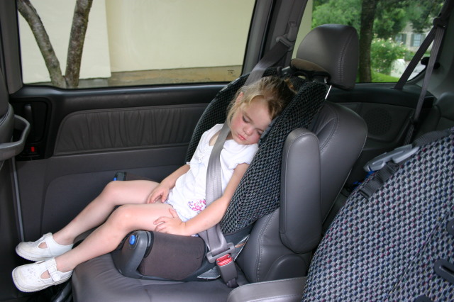 2005-05-08-Mothers-day-27-Kyla-sleeping-in-van.JPG