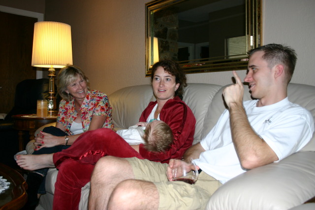 2005/05(May)/Mothers-Day/640x480_2005-05-08-Mothers-day-28-Janeen-Suzi-Ian-Josh.JPG