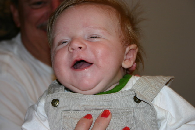2005/05(May)/Mothers-Day/640x480_2005-05-08-Mothers-day-36-Ian.JPG