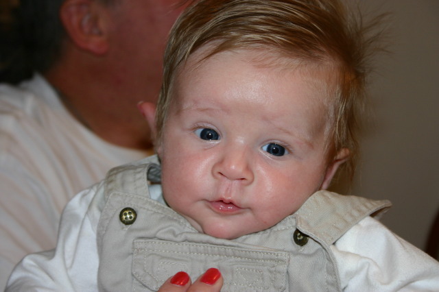 2005/05(May)/Mothers-Day/640x480_2005-05-08-Mothers-day-37-Ian.JPG