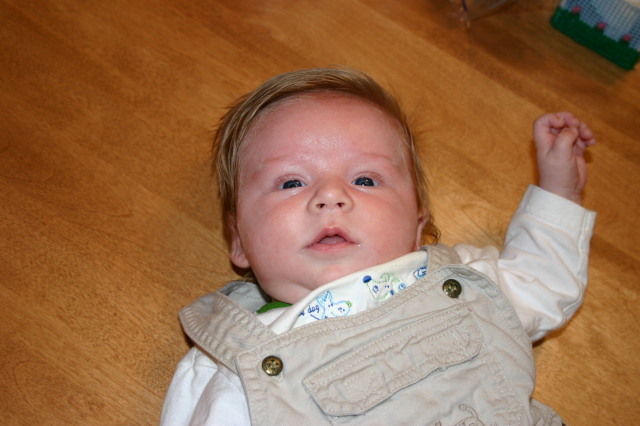 2005/05(May)/Mothers-Day/640x480_2005-05-08-Mothers-day-49-Ian.JPG