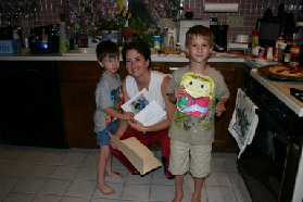 2005-05-08-Mothers-day-08-Chance-Dax-Suzi.JPG