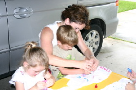 2005-05-08-Mothers-day-12-making-shirts-Chance-Kyla-Suzi.JPG