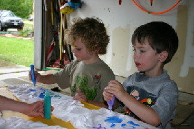2005-05-08-Mothers-day-15-making-shirts-Vale-Dax.JPG