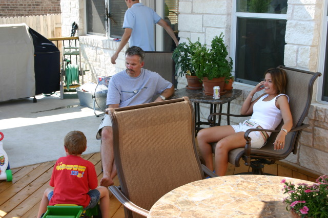 2005/05(May)/Motive-Mathis-party/640x480_2005-05-22-Motive-Mathis-party-06-Joe.JPG