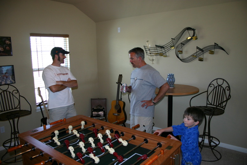 2005/05(May)/Motive-Mathis-party/800x600_2005-05-22-Motive-Mathis-party-13-Joe-Dax.JPG