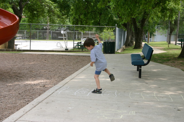 2005/05(May)/Ramsey-Park/640x480_2005-05-07-Ramsey-Park-07-Dax.JPG