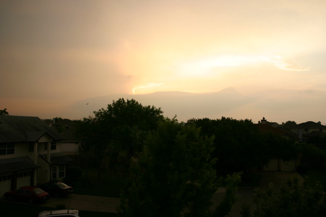 2005/05(May)/Sunset-rainbow/640x480_2005-05-09-sunset-09.JPG