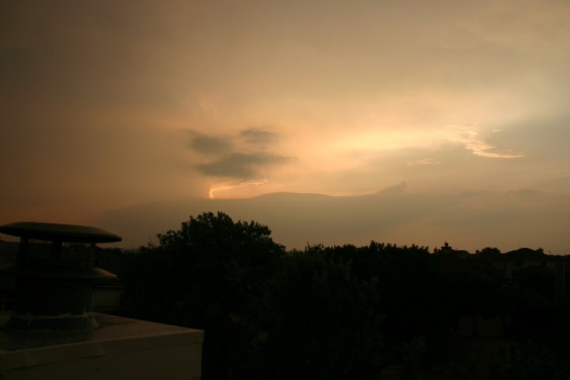 2005/05(May)/Sunset-rainbow/800x600_2005-05-09-sunset-11.JPG