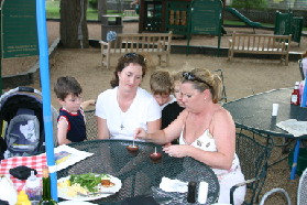 2005-05-23-Suzi-Katie-bday-07-cupcakes.JPG