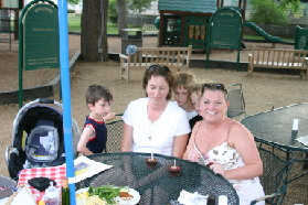 2005-05-23-Suzi-Katie-bday-09-cupcakes.JPG