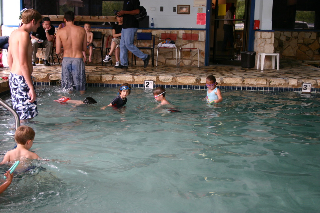 2005/05(May)/Swimming/1024x768_2005-05-12-Chance-Swim-show-02.JPG