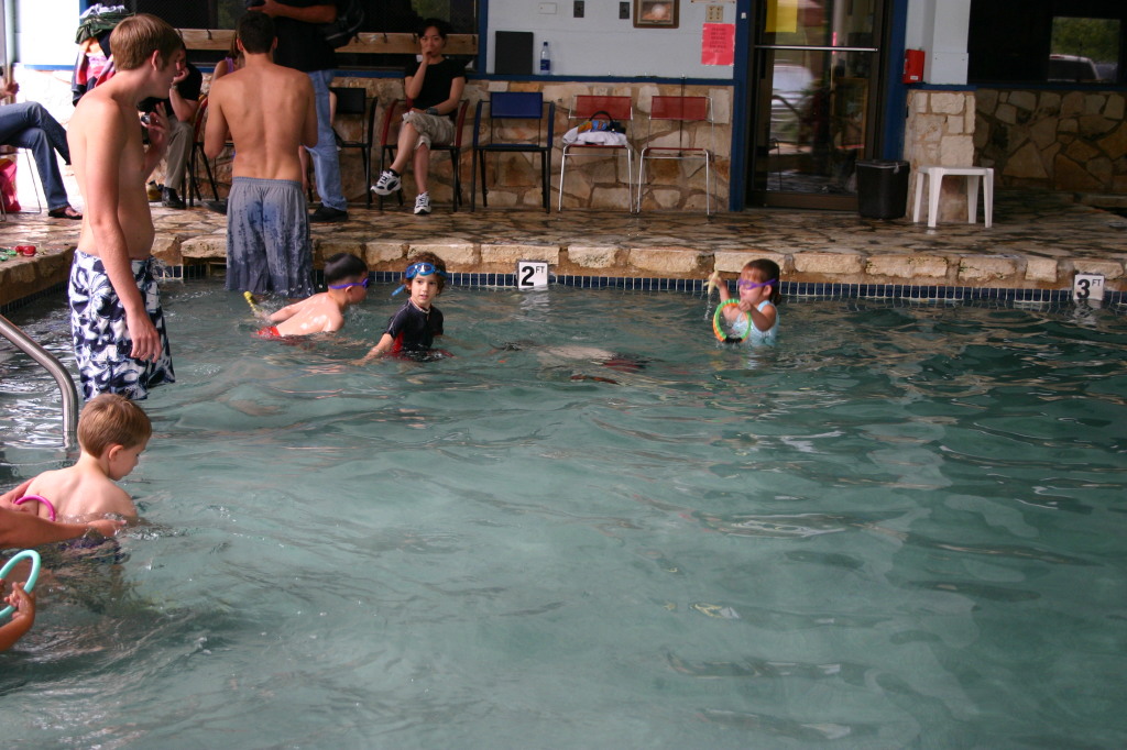 2005/05(May)/Swimming/1024x768_2005-05-12-Chance-Swim-show-04.JPG