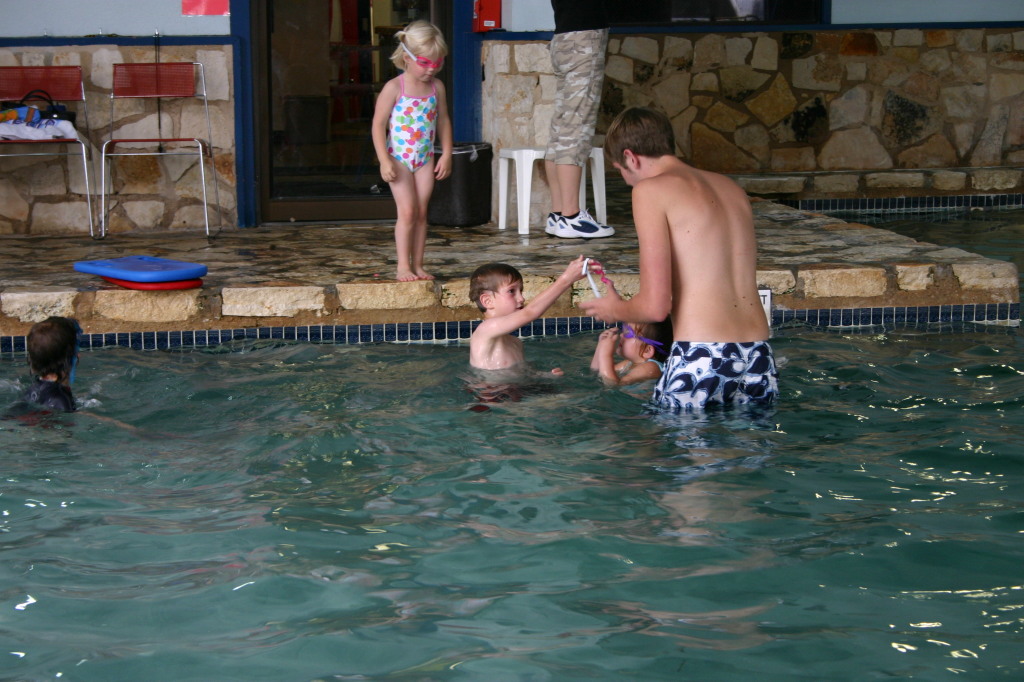 2005/05(May)/Swimming/1024x768_2005-05-12-Chance-Swim-show-26.JPG