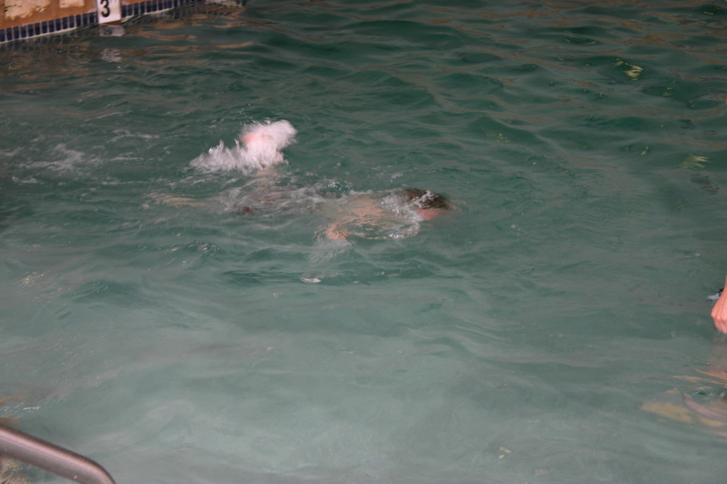 2005/05(May)/Swimming/1024x768_2005-05-12-Chance-Swim-show-39.JPG