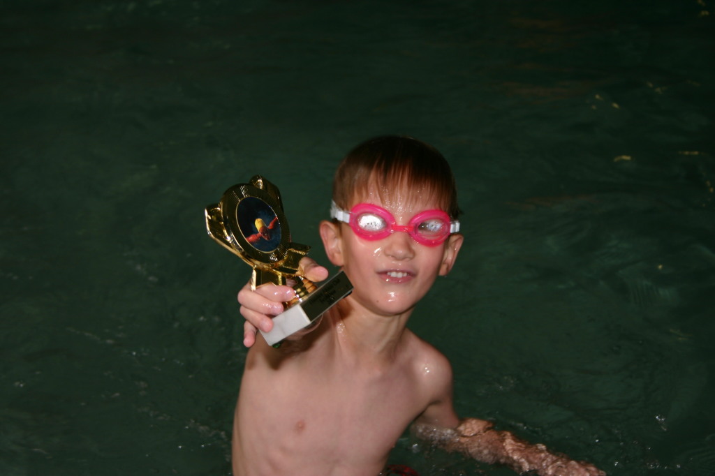 2005-05-12-Chance-Swim-show-85-trophy.JPG