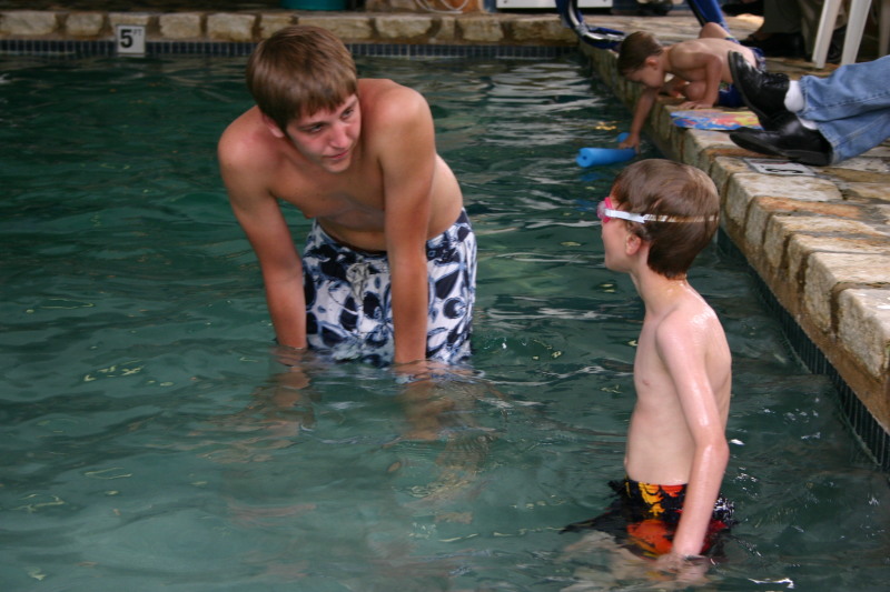 2005/05(May)/Swimming/800x600_2005-05-12-Chance-Swim-show-49.JPG