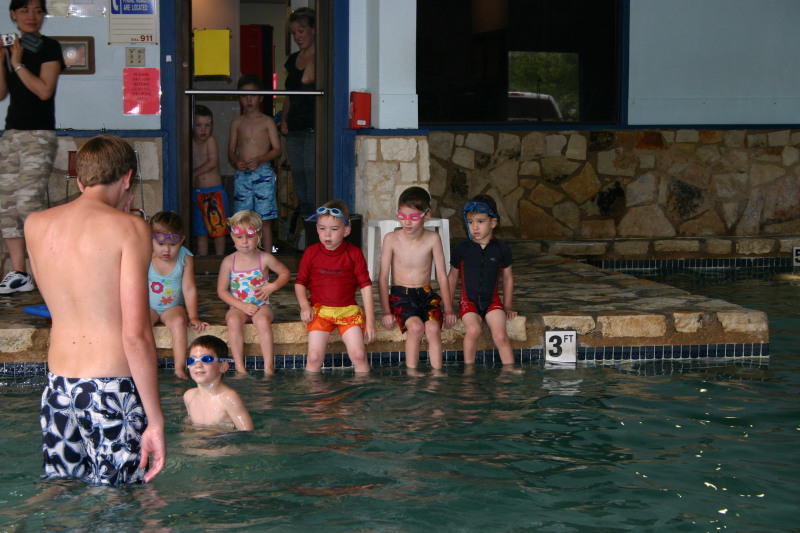 2005/05(May)/Swimming/800x600_2005-05-12-Chance-Swim-show-70.JPG