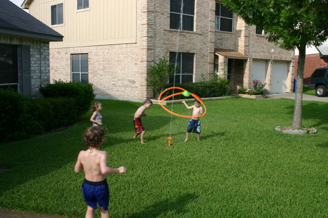 2005/06(June)/Cousin-sleepover/640x480_2005-06-12-cousin-sleepover-11-Chance-Dax-Vale-Kyla.JPG
