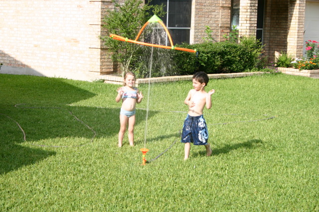 2005-06-12-cousin-sleepover-17-Dax-Kyla.JPG